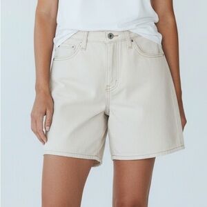 Levi’s High-Rise Baggy Jean Shorts Off White Size 28 NWT 100% Cotton Denim